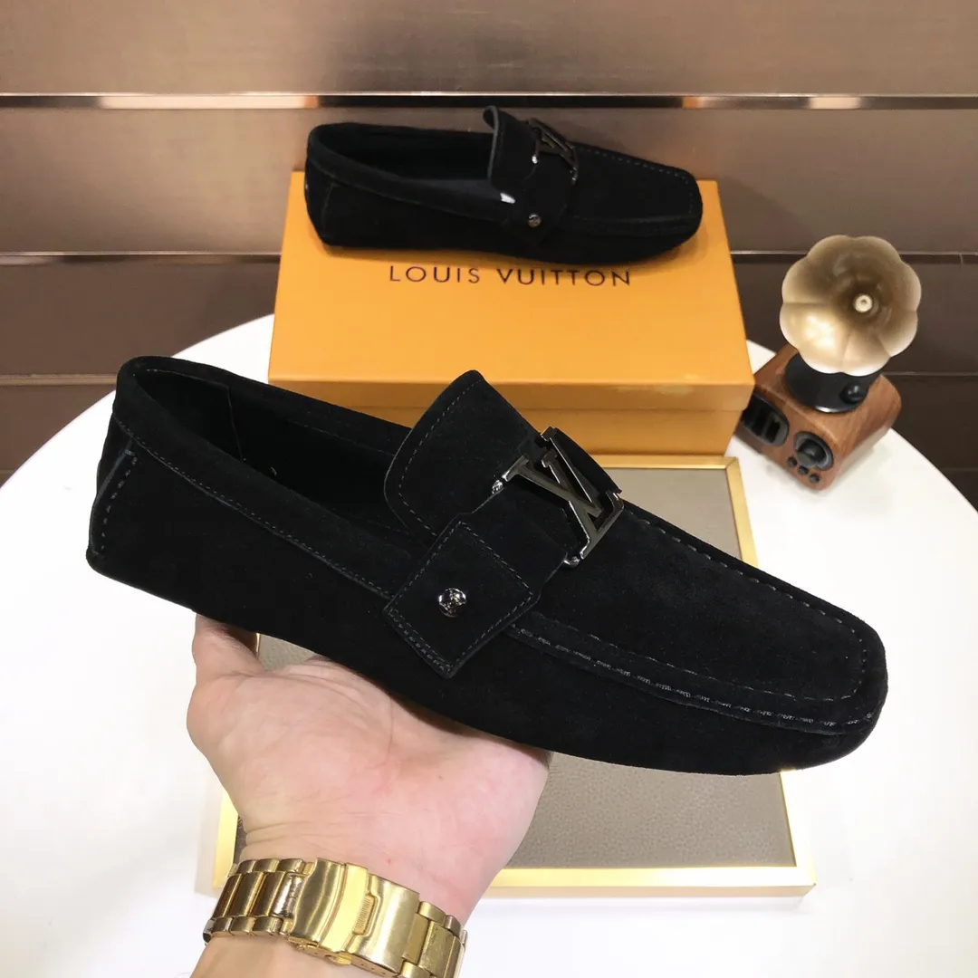 Men's men's shoes 💰420💰 [LV Doudou shoes] (water-dyed cowhide lining) new model is on the market, available on the official website. The new Doudou shoes are processed into single-color materials, and the uppers are made of imported cowhide material. The body of the shoe is fully hemmed with mark thread, and is lined with imported original cowhide leather. The elegant shoe shape is super suitable for all-matching, and the size is 38-44.